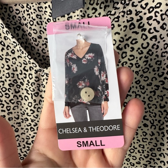 Chelsea & Theodore Animal Small Leopard Print Tan Black Blouse Size Small NWT - Picture 5 of 8